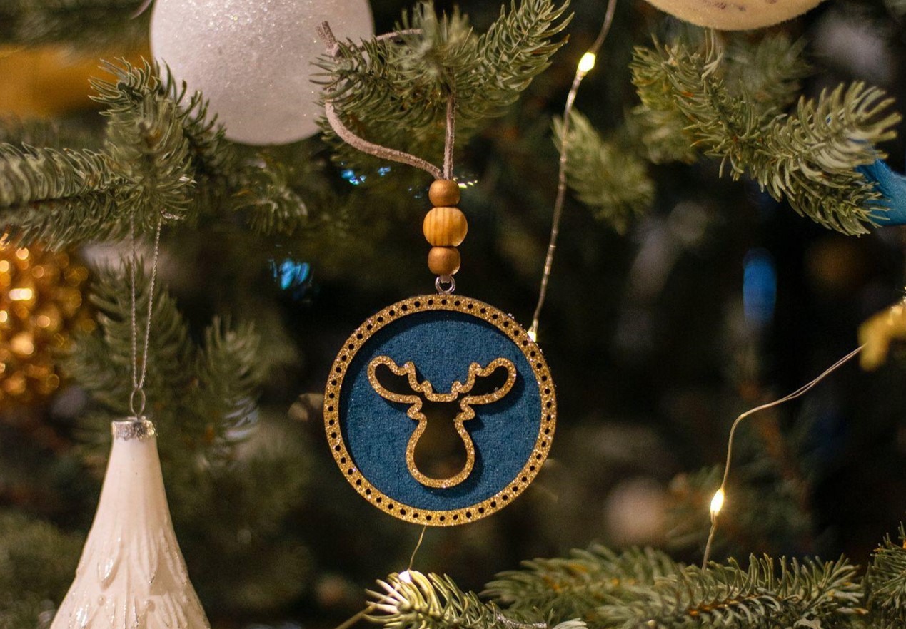 The Perfect Christmas Tree: Love, Memories, and Decor